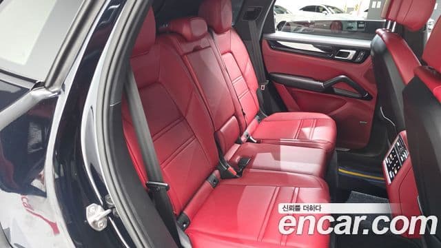 Porsche Cayenne (PO536), 2023 12