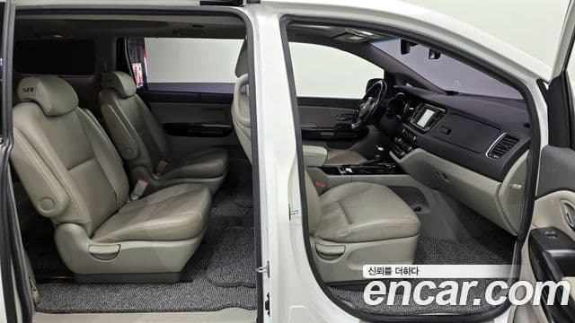 Kia All New Carnival Prestige, 2018 12