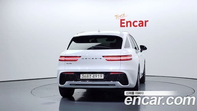 Genesis GV70, 2021 4