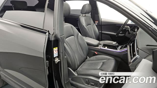 Audi Q8 (4M) Premium, 2023 12