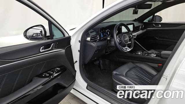 Kia K5 3세대 Signature, 2023 10