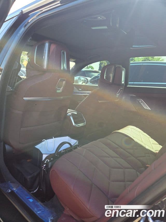 BMW 7시리즈 (G70) 740i xDrive M Sport, 2024 все фото