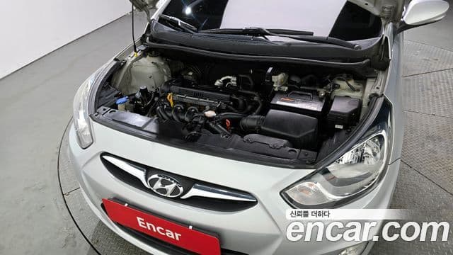 Hyundai Accent(новый кузов / новое поколение) Premier, 2011 6