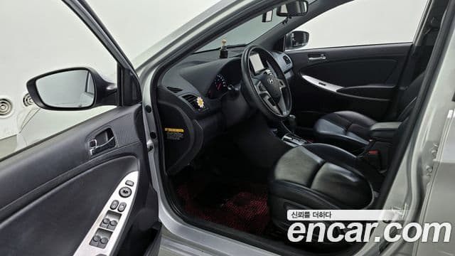 Hyundai Accent(новый кузов / новое поколение) Premier, 2011 10