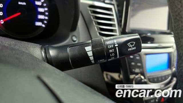 Hyundai Accent(новый кузов / новое поколение) Premier, 2011 16