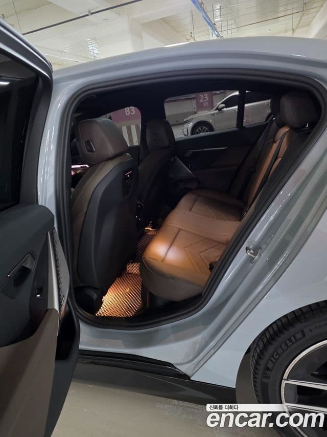 BMW 5시리즈 (G60) 520i M Sport, 2025 10