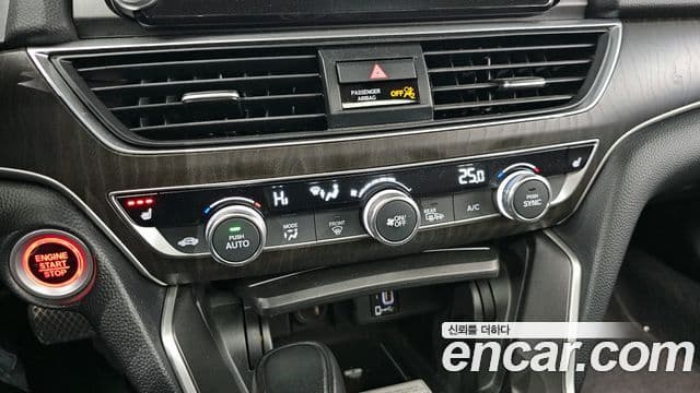 Honda Accord 10세대 1.5 турбо, 2019 17