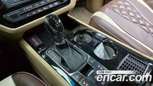 Kia The / новый New Carnival Noblesse Special, 2019 9