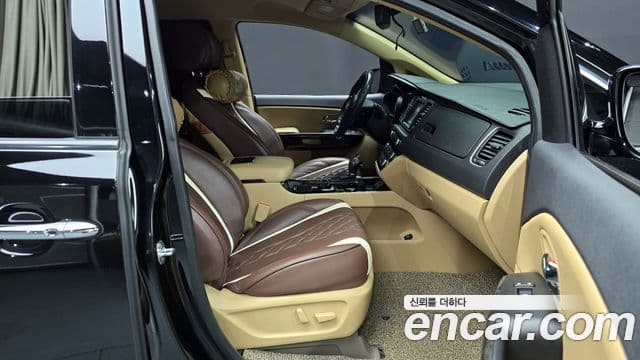 Kia The / новый New Carnival Noblesse Special, 2019 11