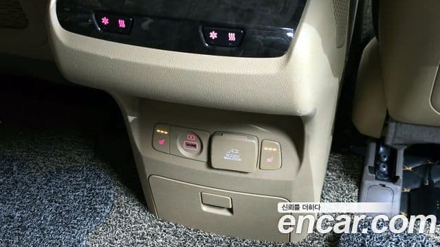 Kia The / новый New Carnival Noblesse Special, 2019 18