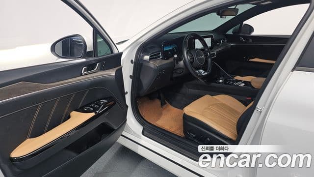 Kia K5 3세대 Signature, 2022 10