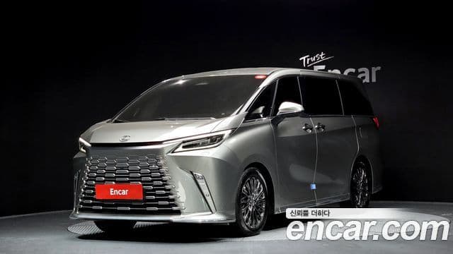 Lexus LM 2세대 500h Royal, 2025 1