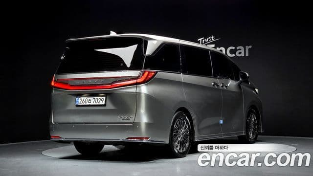 Lexus LM 2세대 500h Royal, 2025 2