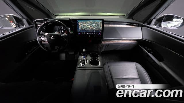 Lexus LM 2세대 500h Royal, 2025 7