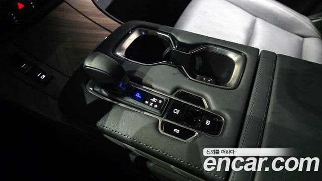 Lexus LM 2세대 500h Royal, 2025 9