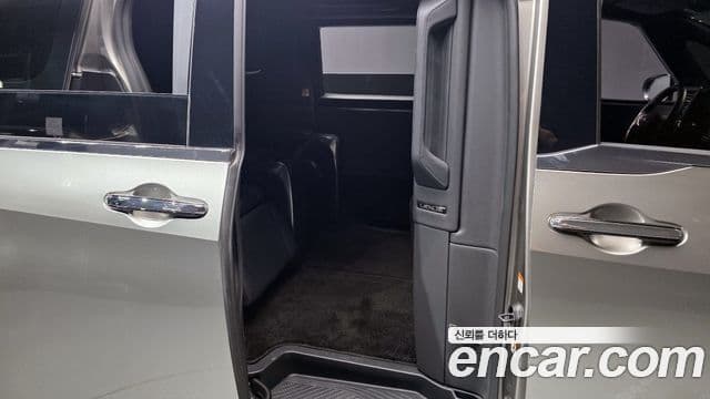 Lexus LM 2세대 500h Royal, 2025 12