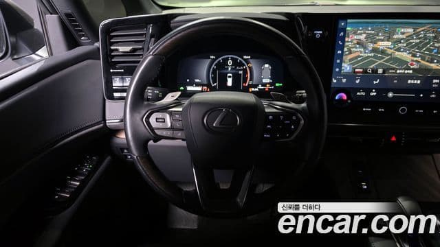 Lexus LM 2세대 500h Royal, 2025 13