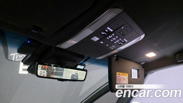 Lexus LM 2세대 500h Royal, 2025 17