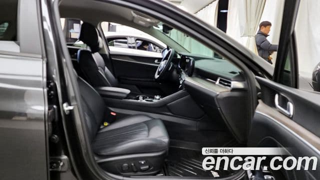 Kia K5 3세대 Signature, 2020 11