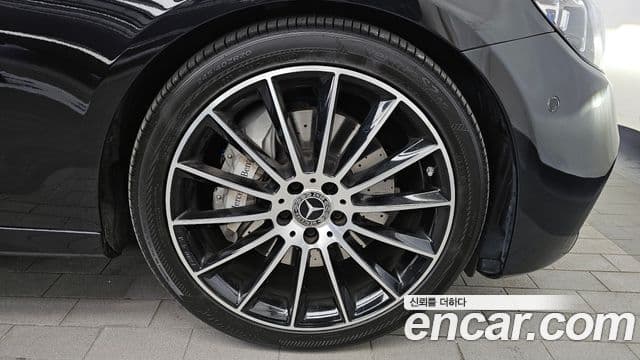 Mercedes-Benz E-класс W213 AMG Line, 2023 все фото
