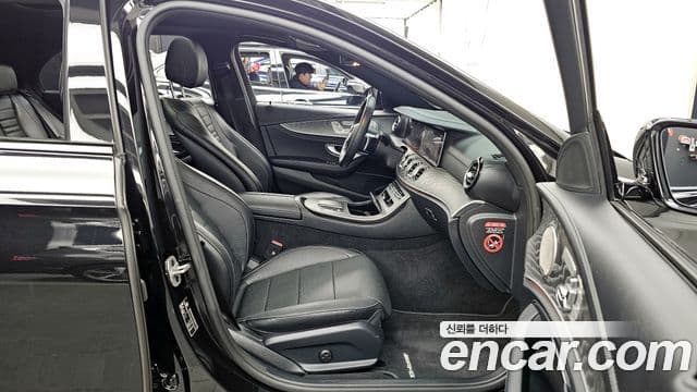 Mercedes-Benz E-класс W213 AMG Line, 2023 11