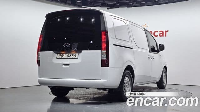 Hyundai Staria Smart, 2022 2
