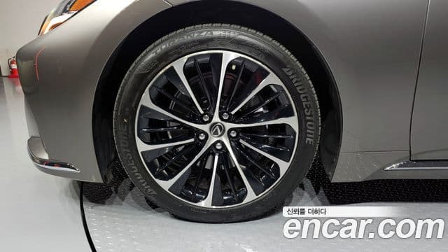 Lexus LS500 5세대 3.5 Luxury AWD, 2021 все фото