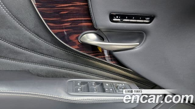 Lexus LS500 5세대 3.5 Luxury AWD, 2021 18