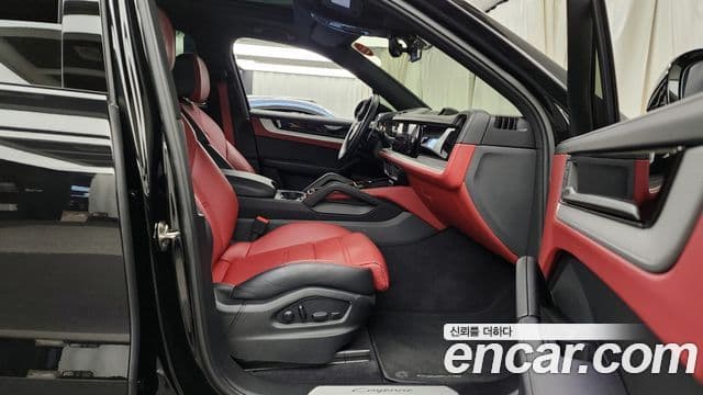 Porsche Cayenne (PO536), 2024 11