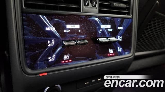 Porsche Cayenne (PO536), 2024 19