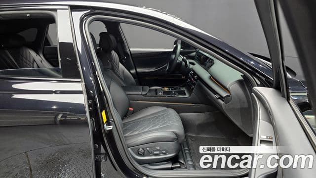 Genesis G80 (RG3) чёрный, 2026 11