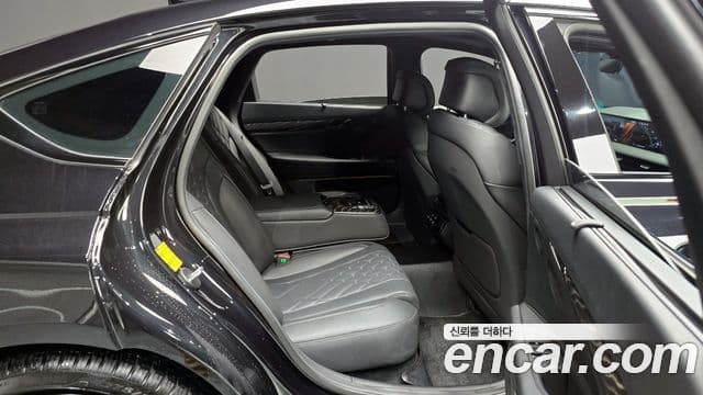 Genesis G80 (RG3) чёрный, 2026 12