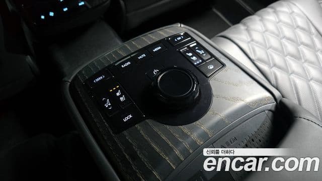 Genesis G80 (RG3) чёрный, 2026 19