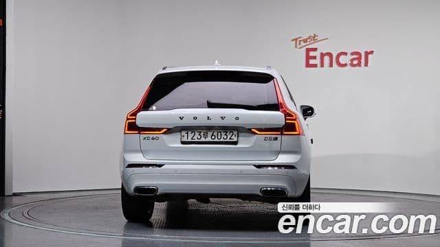 Volvo XC60 2세대 D5 Inscription, 2020 4