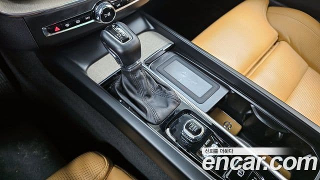Volvo XC60 2세대 D5 Inscription, 2020 9