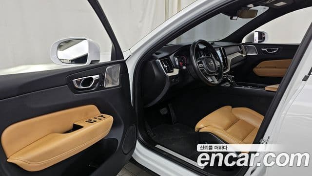 Volvo XC60 2세대 D5 Inscription, 2020 10
