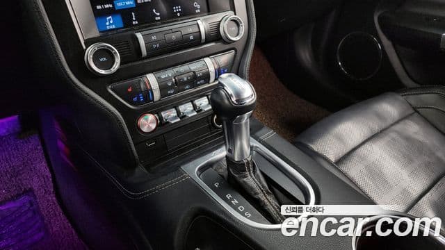 Ford Mustang купе, 2019 9