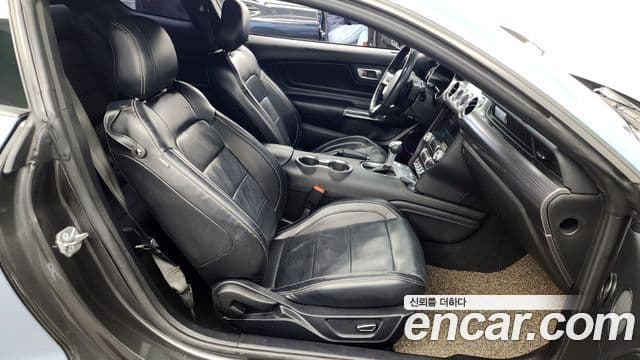 Ford Mustang купе, 2019 11