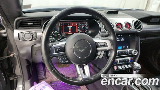 Ford Mustang купе, 2019 13