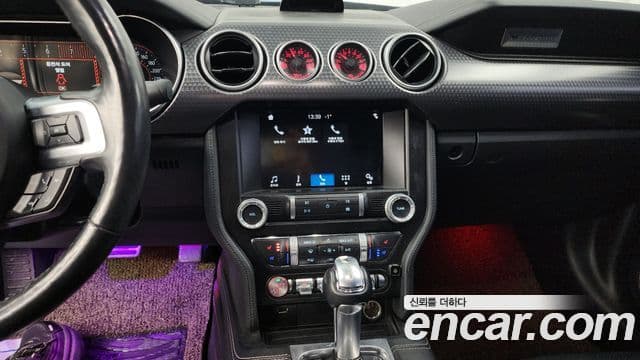 Ford Mustang купе, 2019 14