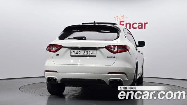 Maserati Levante 3.0 AWD Sport, 2017 4