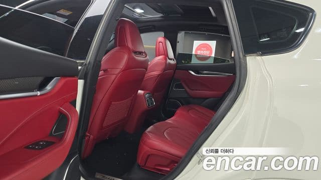 Maserati Levante 3.0 AWD Sport, 2017 12