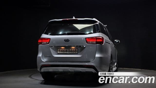 Kia All New Carnival Noblesse, 2018 4