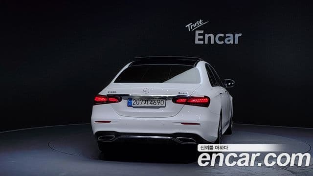 Mercedes-Benz E-класс W213 AMG Line, 2022 4