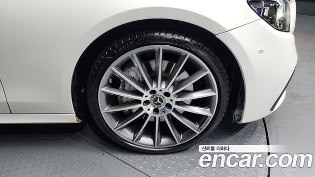 Mercedes-Benz E-класс W213 AMG Line, 2022 все фото