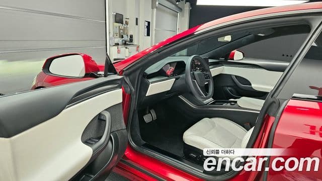 Tesla модель S Plaid, 2023 10