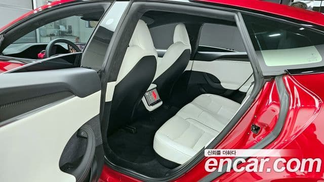 Tesla модель S Plaid, 2023 11