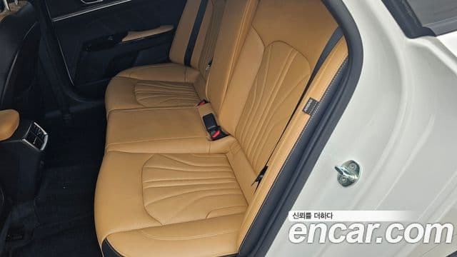 Kia K5 3세대 Signature, 2021 10