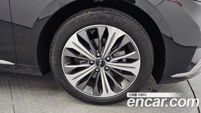 Kia K8 гибрид Signature, 2022 все фото