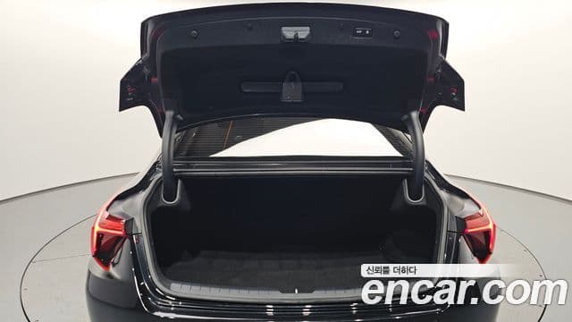 Kia K8 гибрид Signature, 2022 20